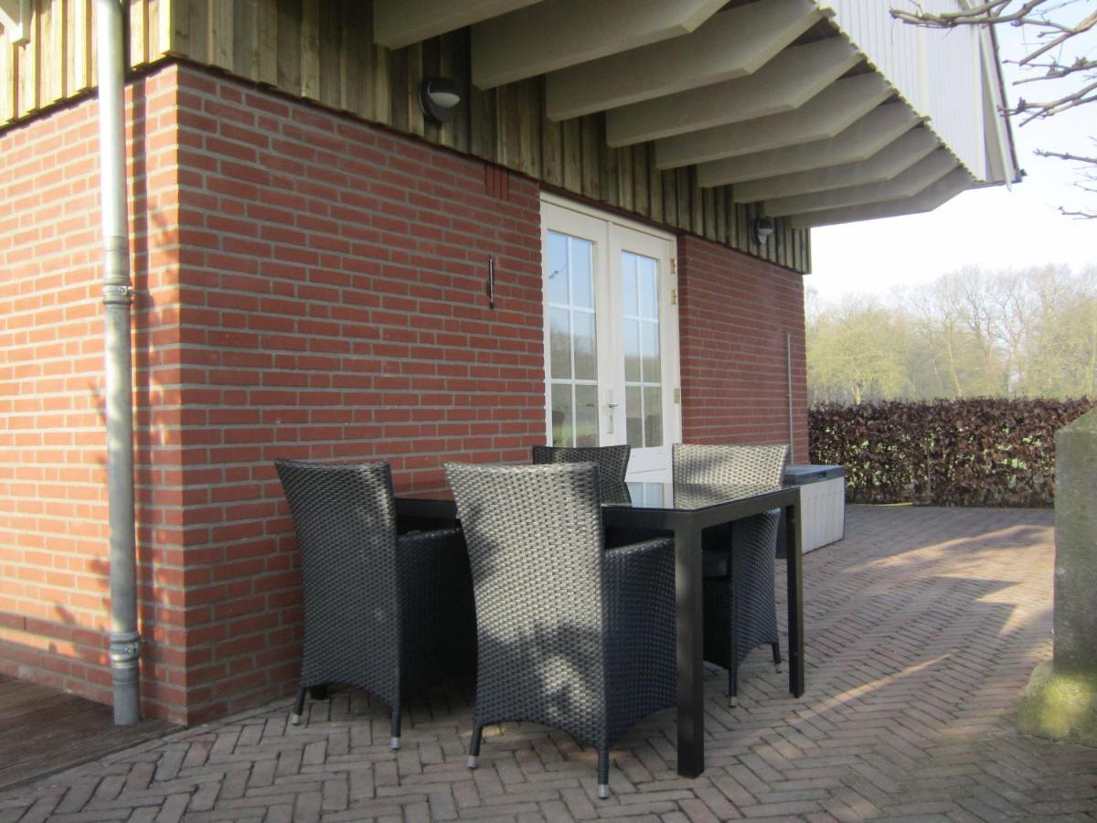 Rural In Well With Garden * Knikkerdorp