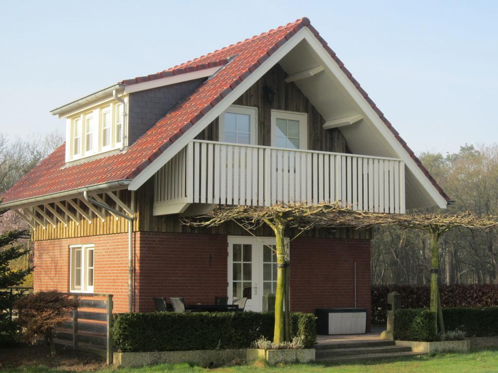 Rural In Well With Garden